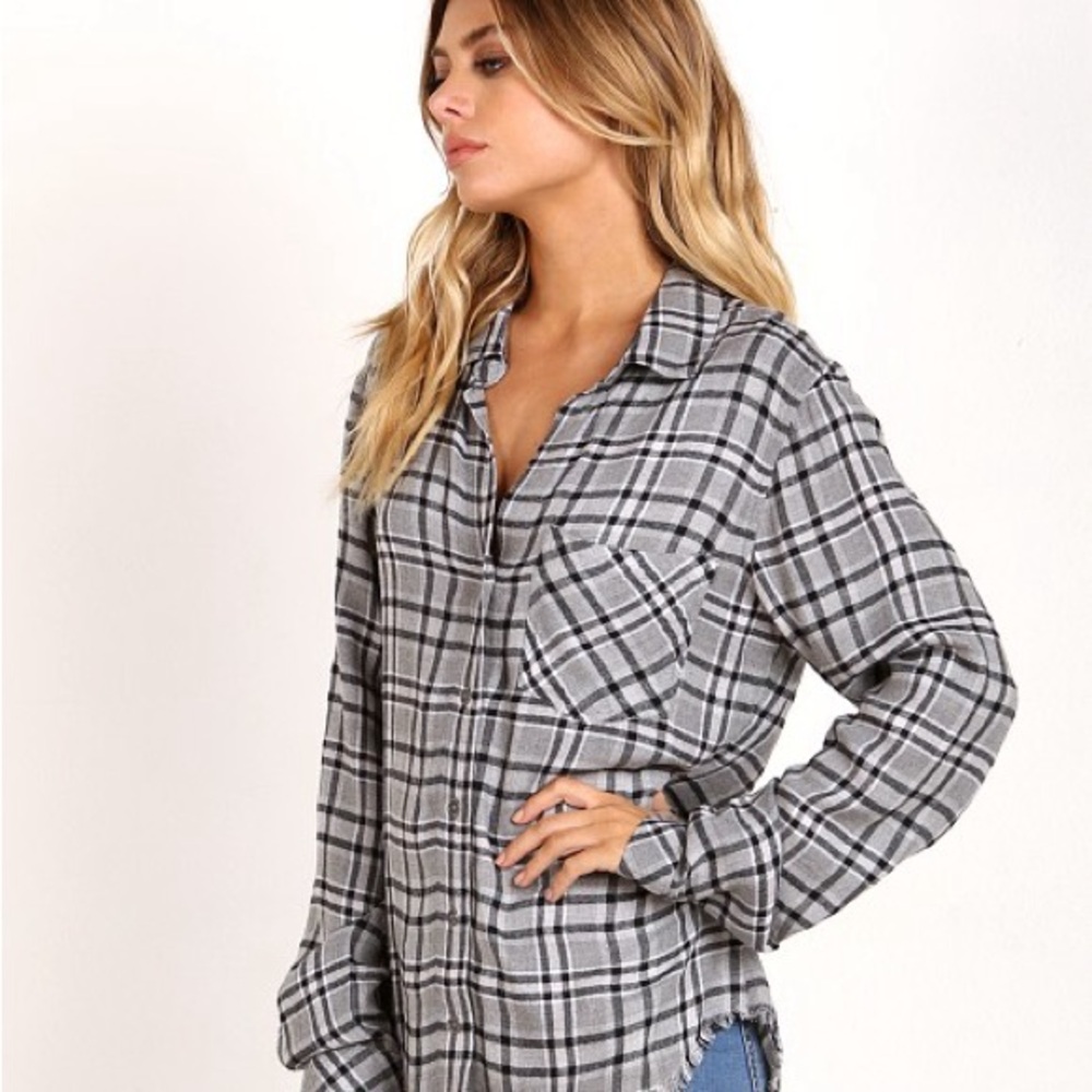 BELLA DAHL Plaid Frayed Hem Long Sleeve Button Down Shirt